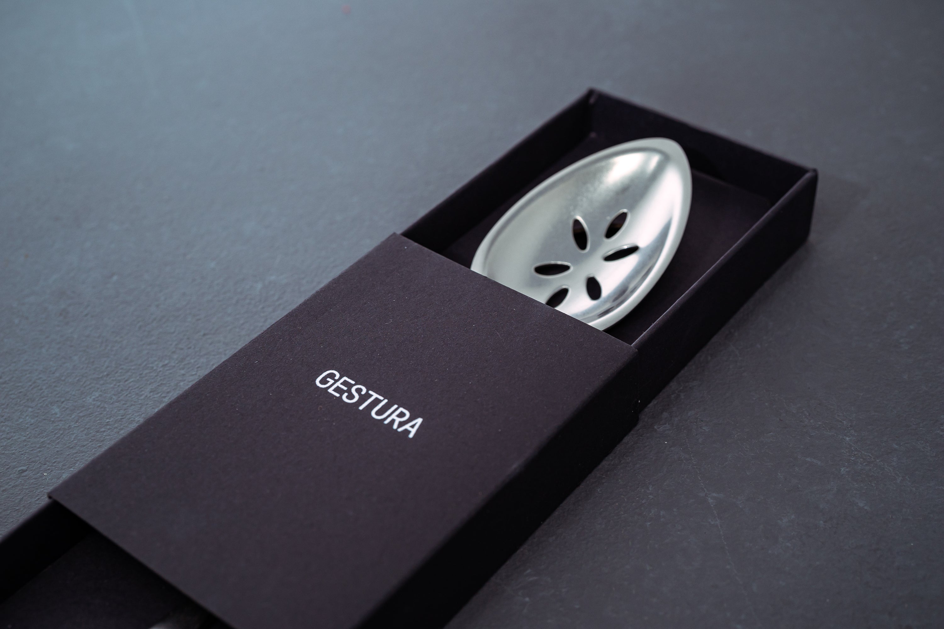 Gestura 00 Slotted Kitchen Spoon - Thecooksedges
