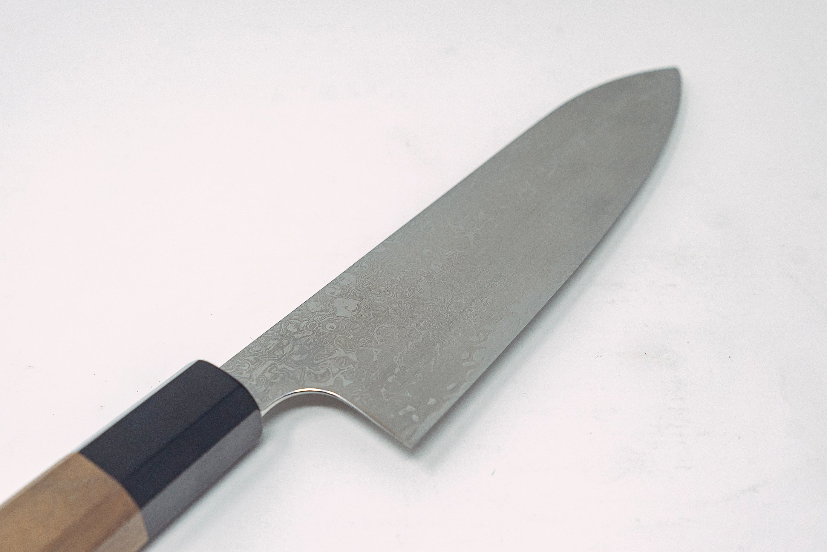 Hatsukokoro Ginyo Silver 3 Damascus Santoku 180mm - Thecooksedges