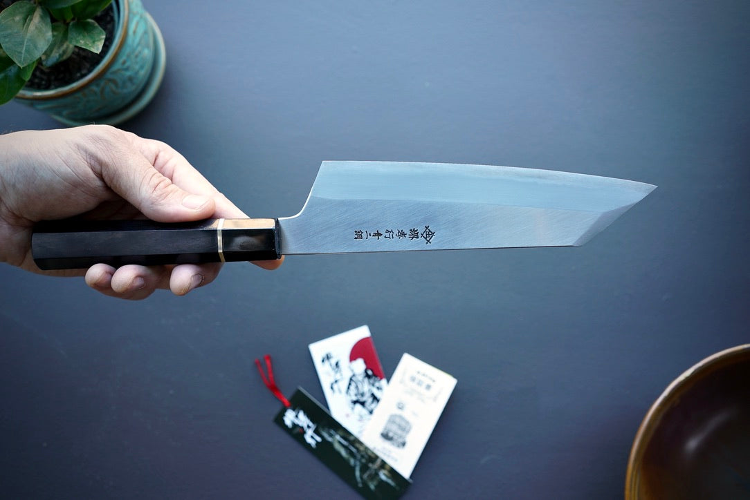 Itsuo Doi Homura SP Kengata Santoku 195mm w/Saya - Thecooksedges