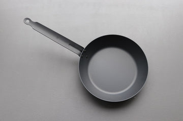 Kirameki Iron Frying Pan - Thecooksedges