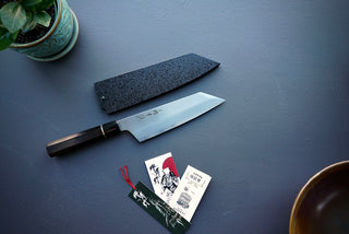Itsuo Doi Homura SP Kengata Santoku 195mm w/Saya - Thecooksedges