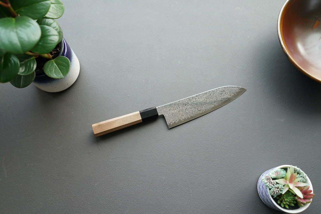 Hatsukokoro Sunaarashi Kurozome Damascus Santoku 180mm - Thecooksedges