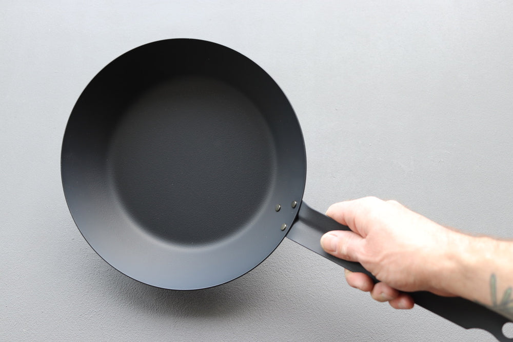 Kirameki Iron Frying Pan - Thecooksedges