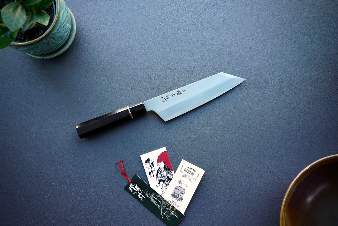Itsuo Doi Homura SP Kengata Santoku 195mm w/Saya - Thecooksedges