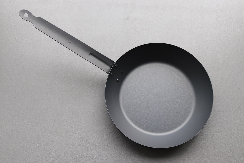 Kirameki Iron Frying Pan - Thecooksedges