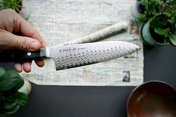 Hayabusa Damascus HAP40 Santoku 180mm - Thecooksedges