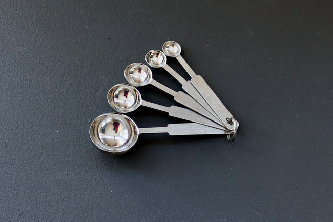 Stainless steel measuring spoons - Thecooksedges