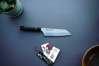 Itsuo Doi Homura SP Kengata Santoku 195mm w/Saya - Thecooksedges