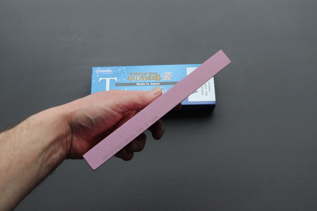 Naniwa traditional 220 grit 210x70x20mm - Thecooksedges