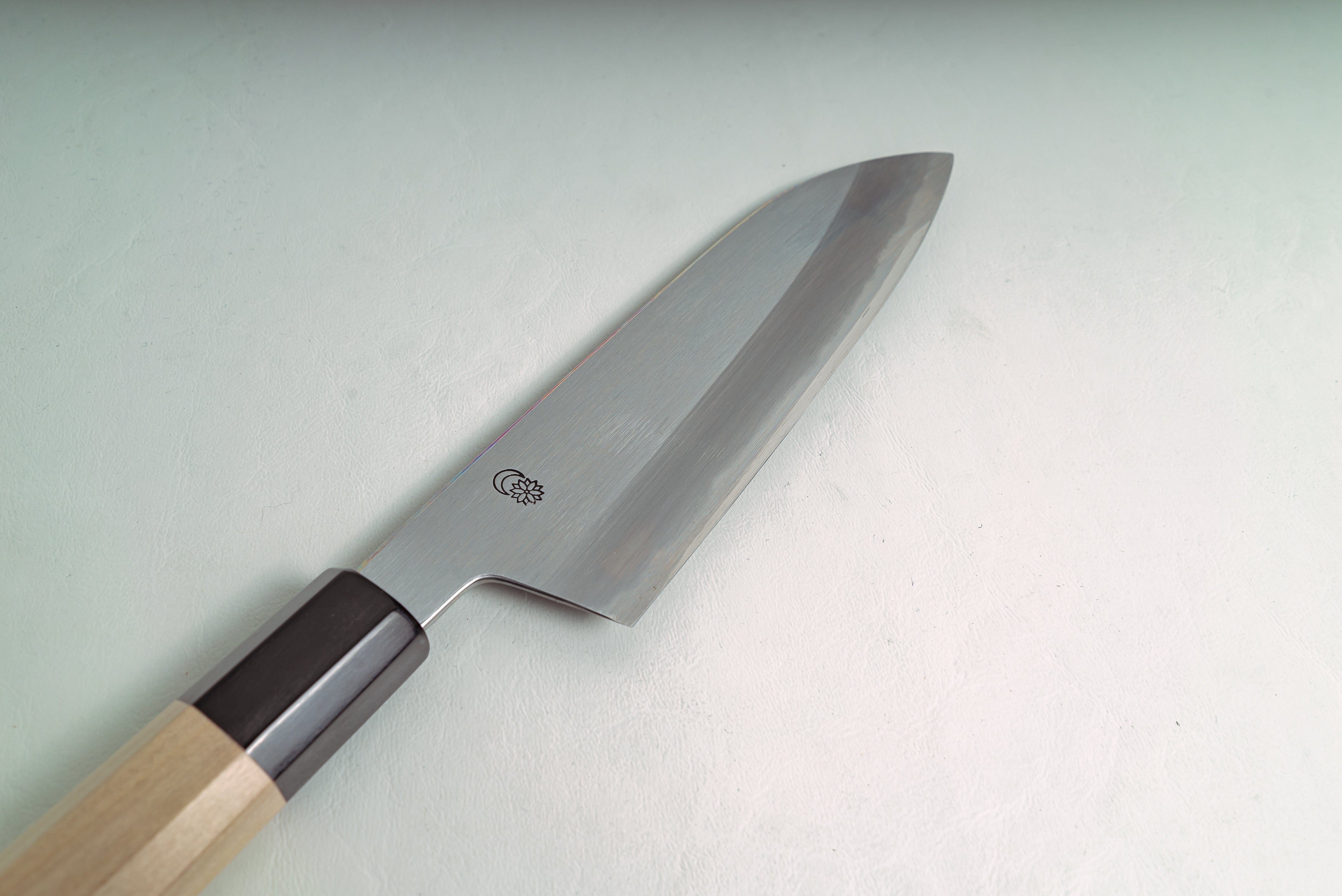 Sakai Kikuzuki Kasumi Santoku 180mm - Thecooksedges