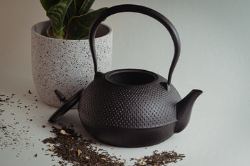 Iron Kettle Kuchinashi (Large) - Thecooksedges